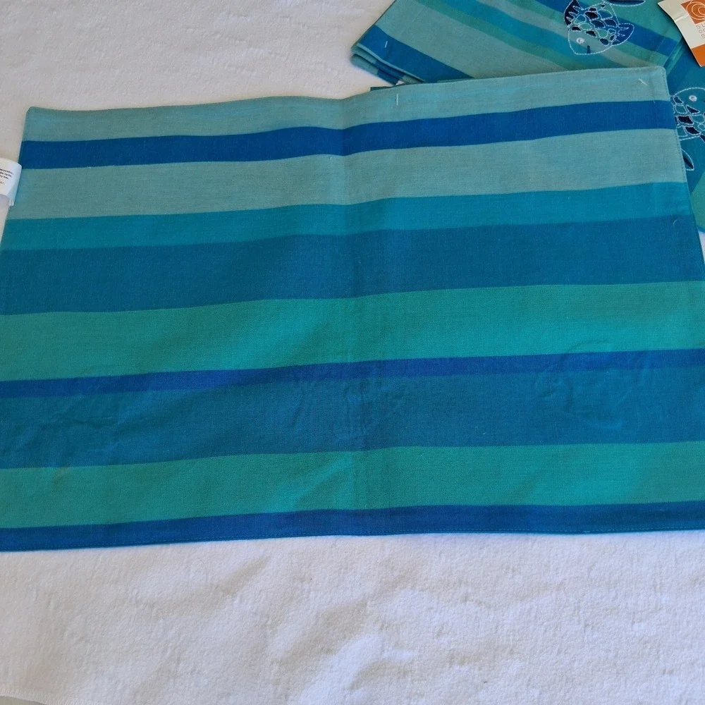 Susie Coelho Style Coastal Fish 2 Placemats 2 Napkins Set Blue Teal 2007 NWT